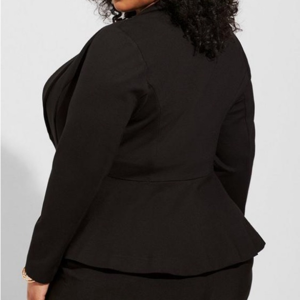 Studio by Torrid Black Open-Front Blazer - Picture 2 of 7